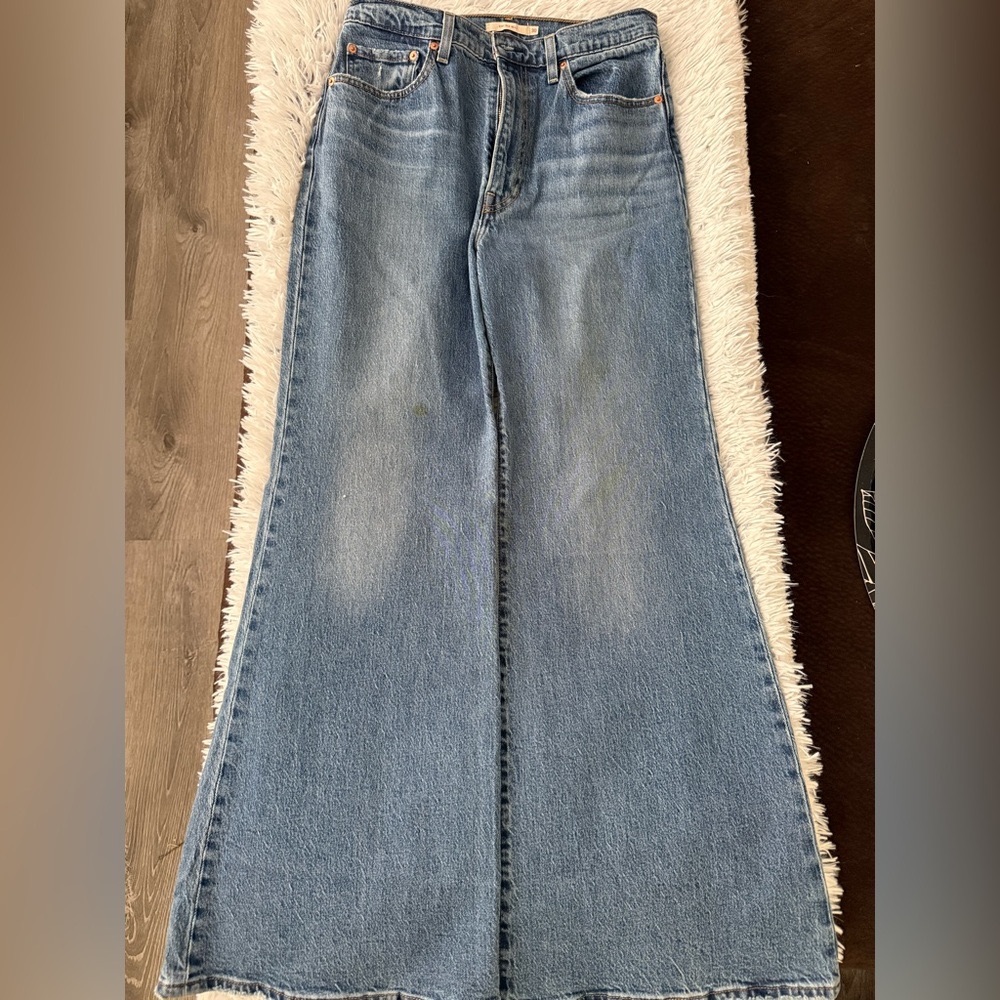 Levi’s Ribcage Flare Bell